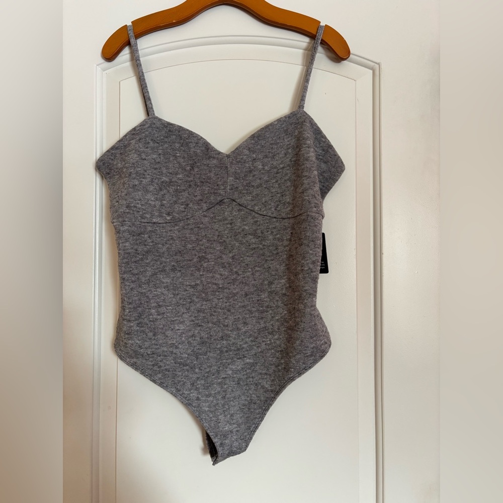 NWT Express Bodysuit with Sweetheart Neckline. Size Large. Gray